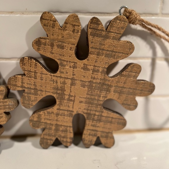14 Distressed Rustic Wooden Snowflake ❄️ Ornaments jute hanger - Picture 4 of 6